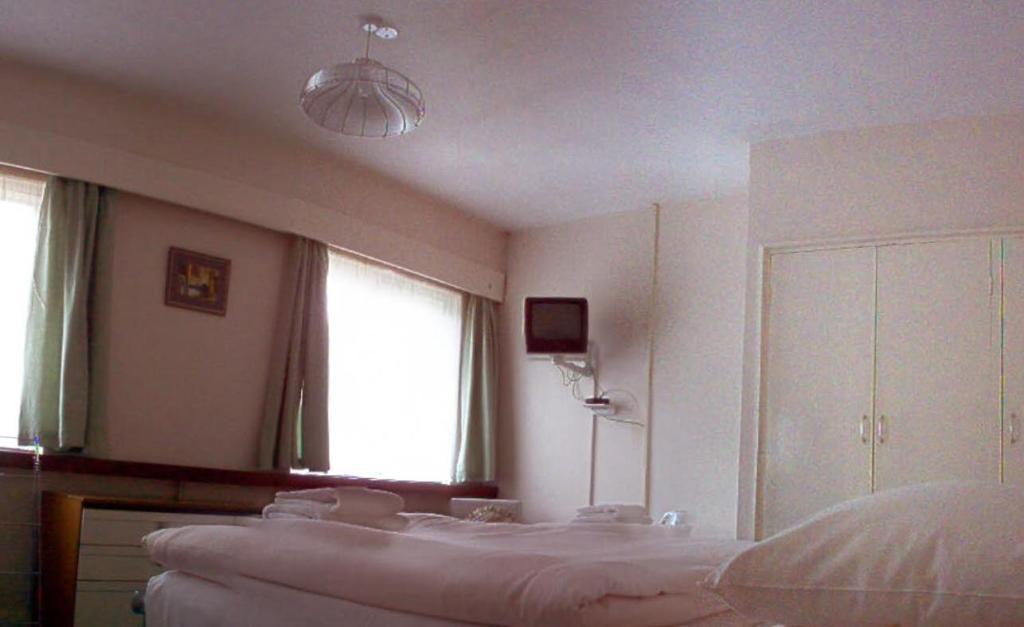Tekels Park Guest House Camberley Pokoj fotografie