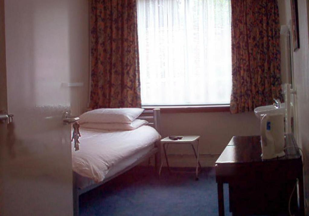 Tekels Park Guest House Camberley Pokoj fotografie
